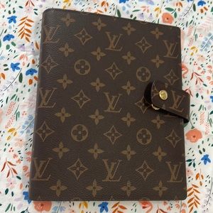 Monogram Louis Vuitton Large Ring Agenda cover (like new)